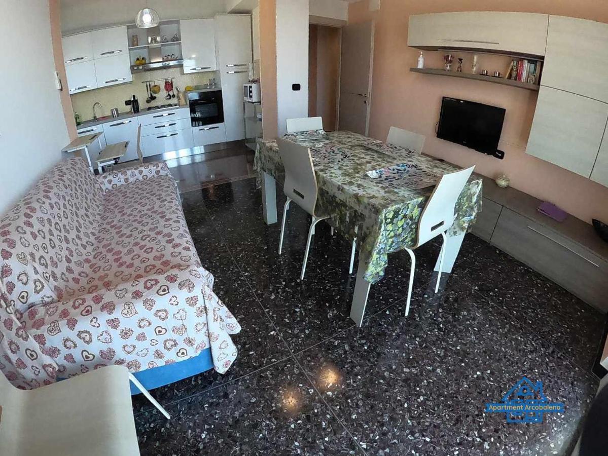 Apartment Apartament Arcobaleno A 500 Metri Dal Mare